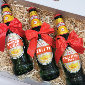 Veliki pivski set seksi žena